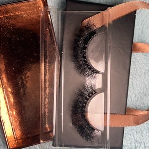 Firefly -Yummie Beauty